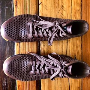 NoBull women’s size 8.5/men’s 7 leather high-tops